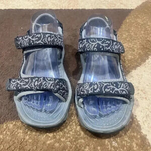 North side women’s gray and black slip on sandals